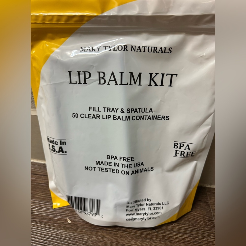 Lip Balm Container Tray Kit with Fill Tray and Spatula, 50 Clear Caps - NwB
